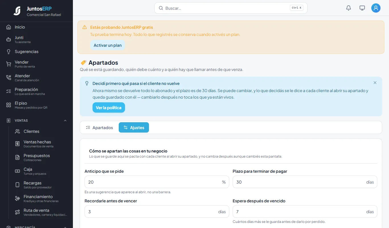 La política: 20 % de anticipo, 30 días de plazo, aviso 3 días antes y 7 de espera.